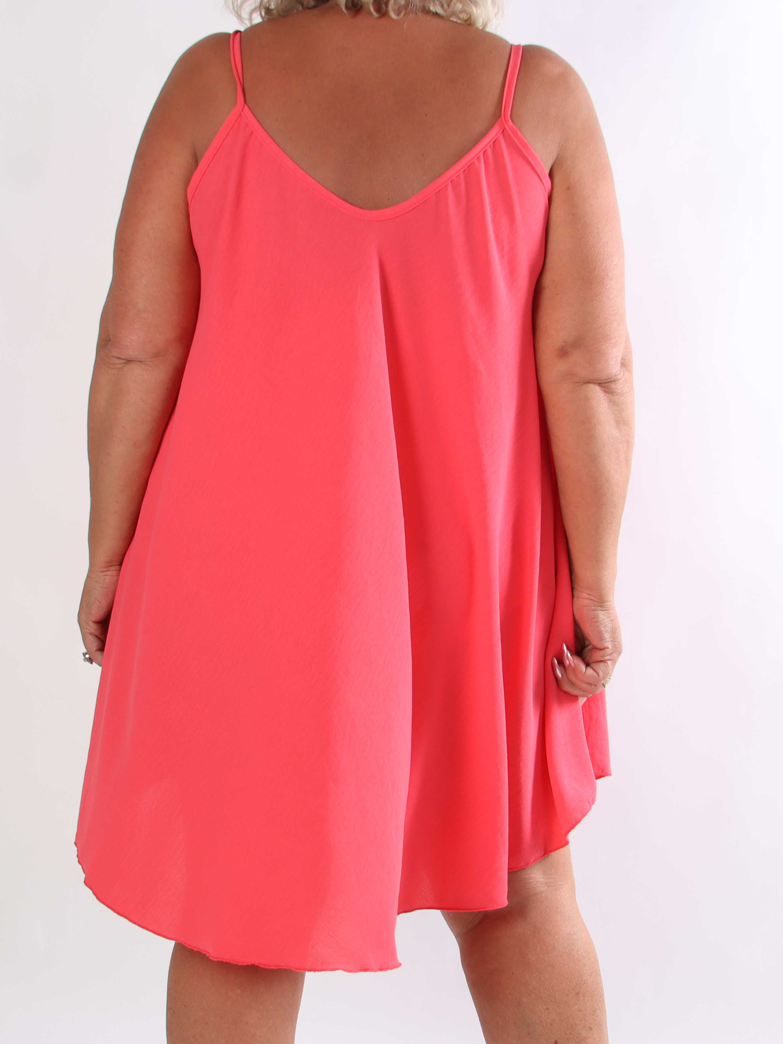 Marceline Short - Kort plus size stropkjole i viskose med A-facon